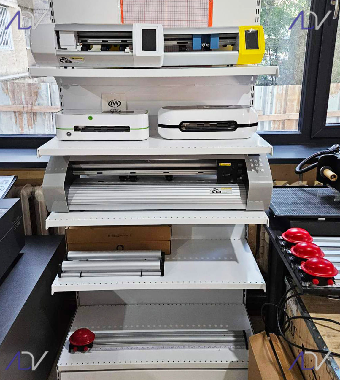 Режущие плоттеры для резки пленок на телефоны и планшеты Hydrogel Film Cutting Plotter foto 2