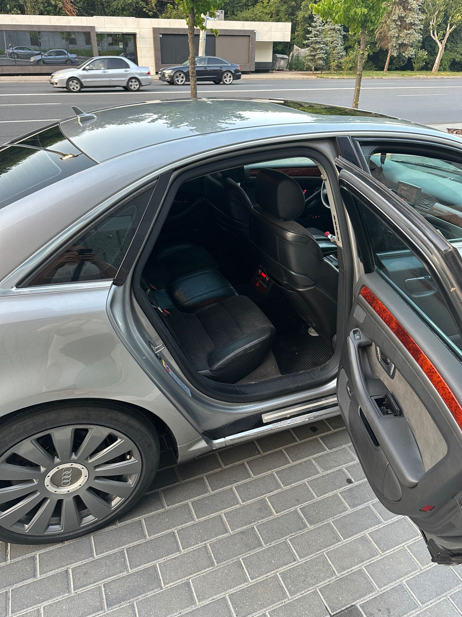 Audi A8 foto 4