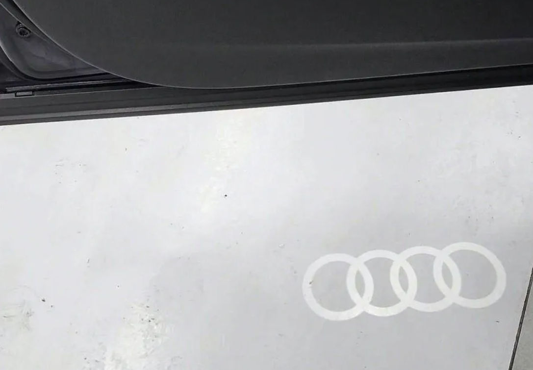 Audi Q7 фото 7