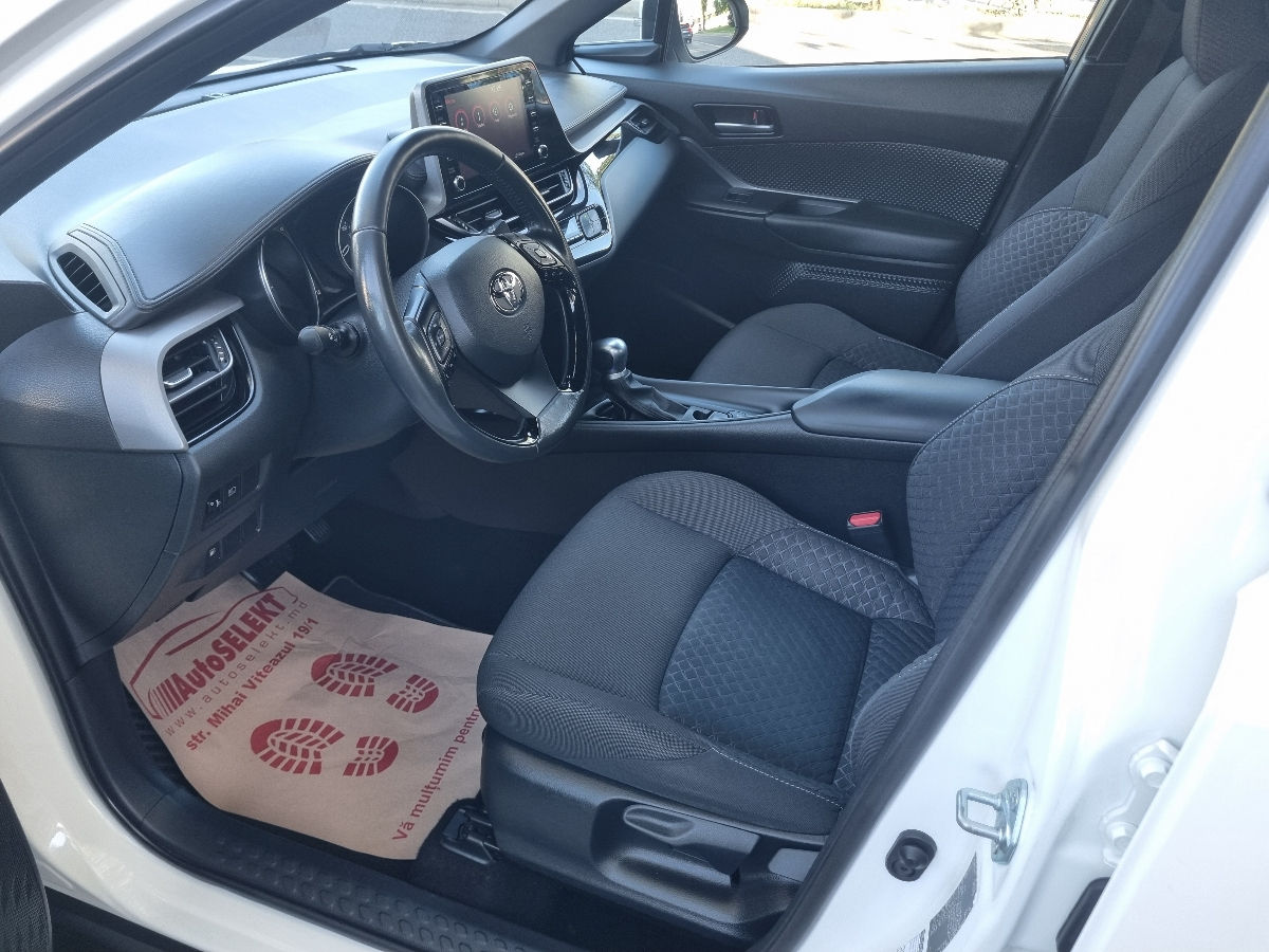 Toyota C-HR 2022 photo 9