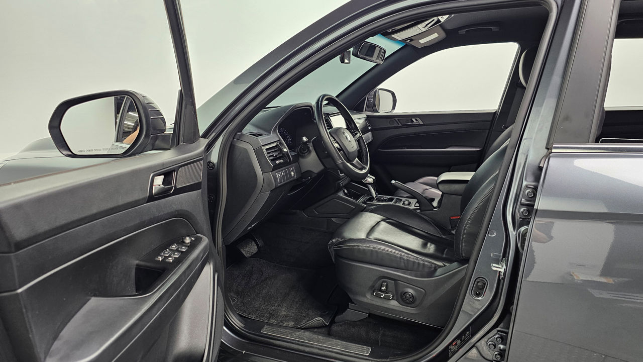 Ssangyong Rexton фото 5