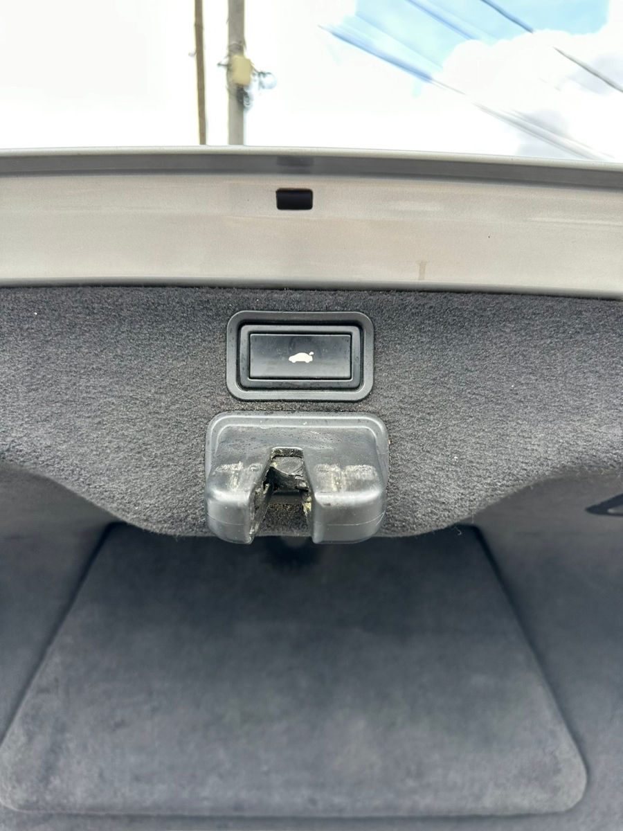 Audi A8 фото 2