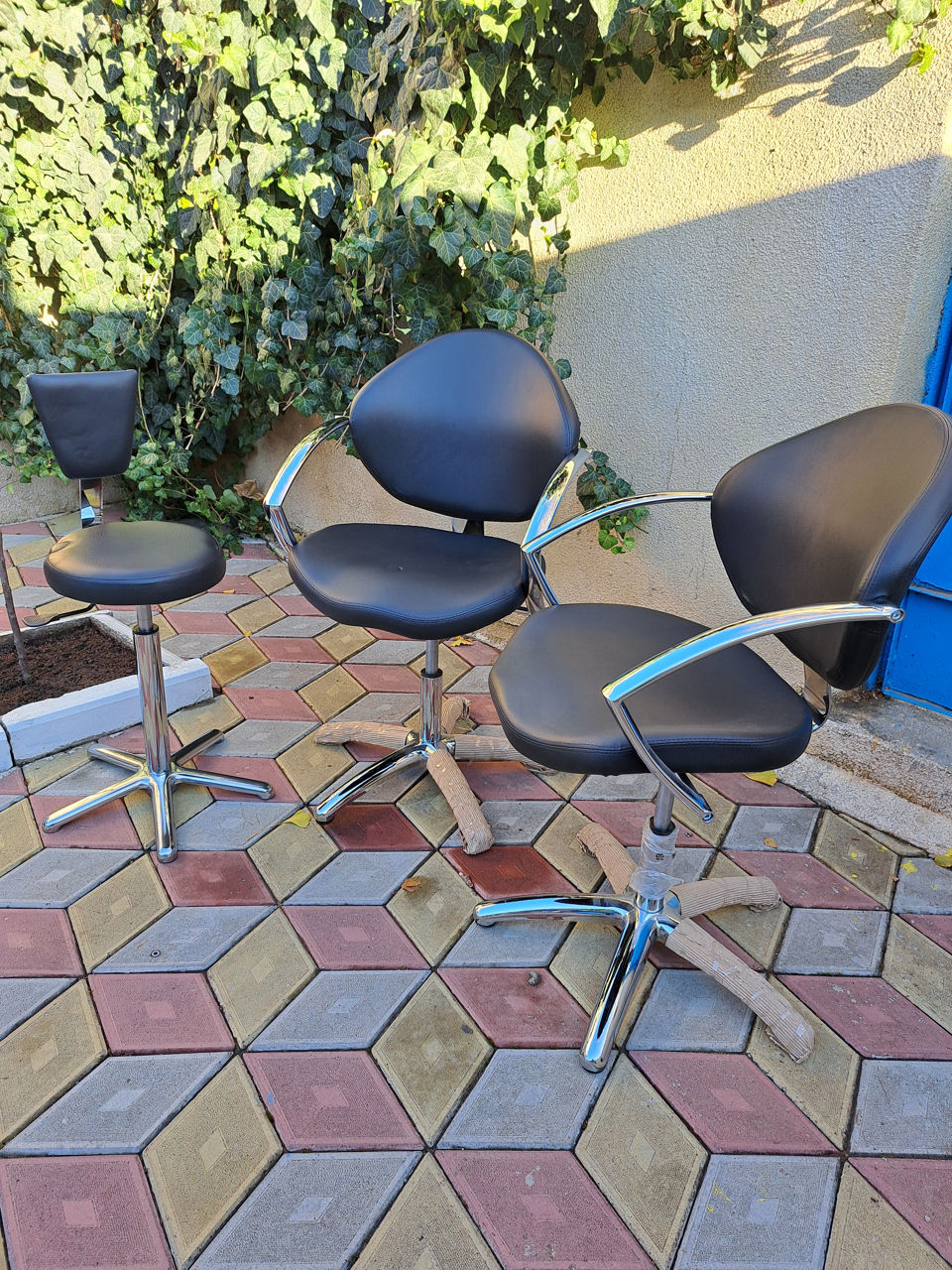 Mobilier si utilaj pentru frizerie/salon de frumusete фото 0