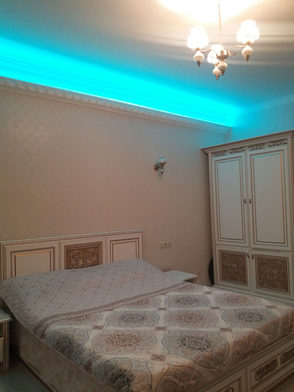 Apartament cu 2 camere, 72 m², Centru, Chișinău foto 0