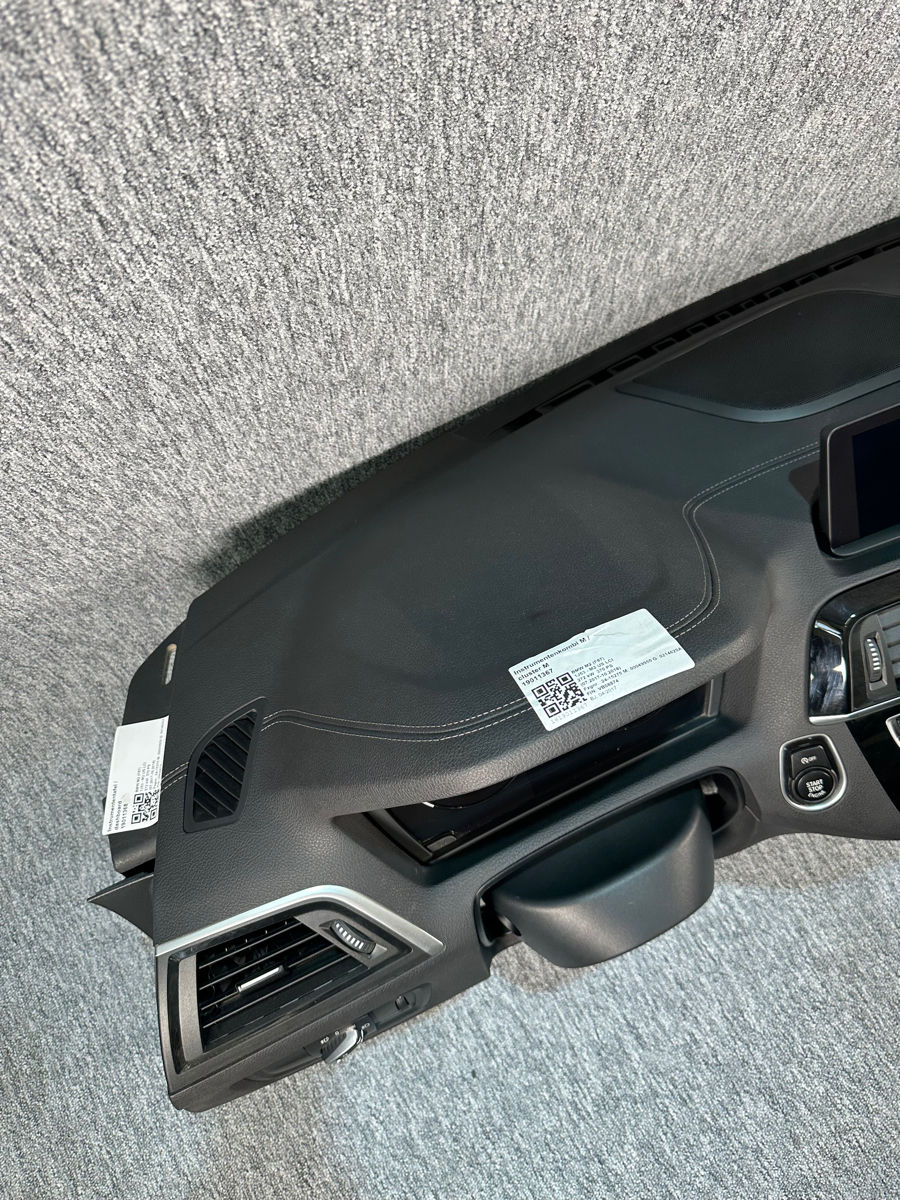 Plansa bord BMW F87 M2 F22 F23 foto 1