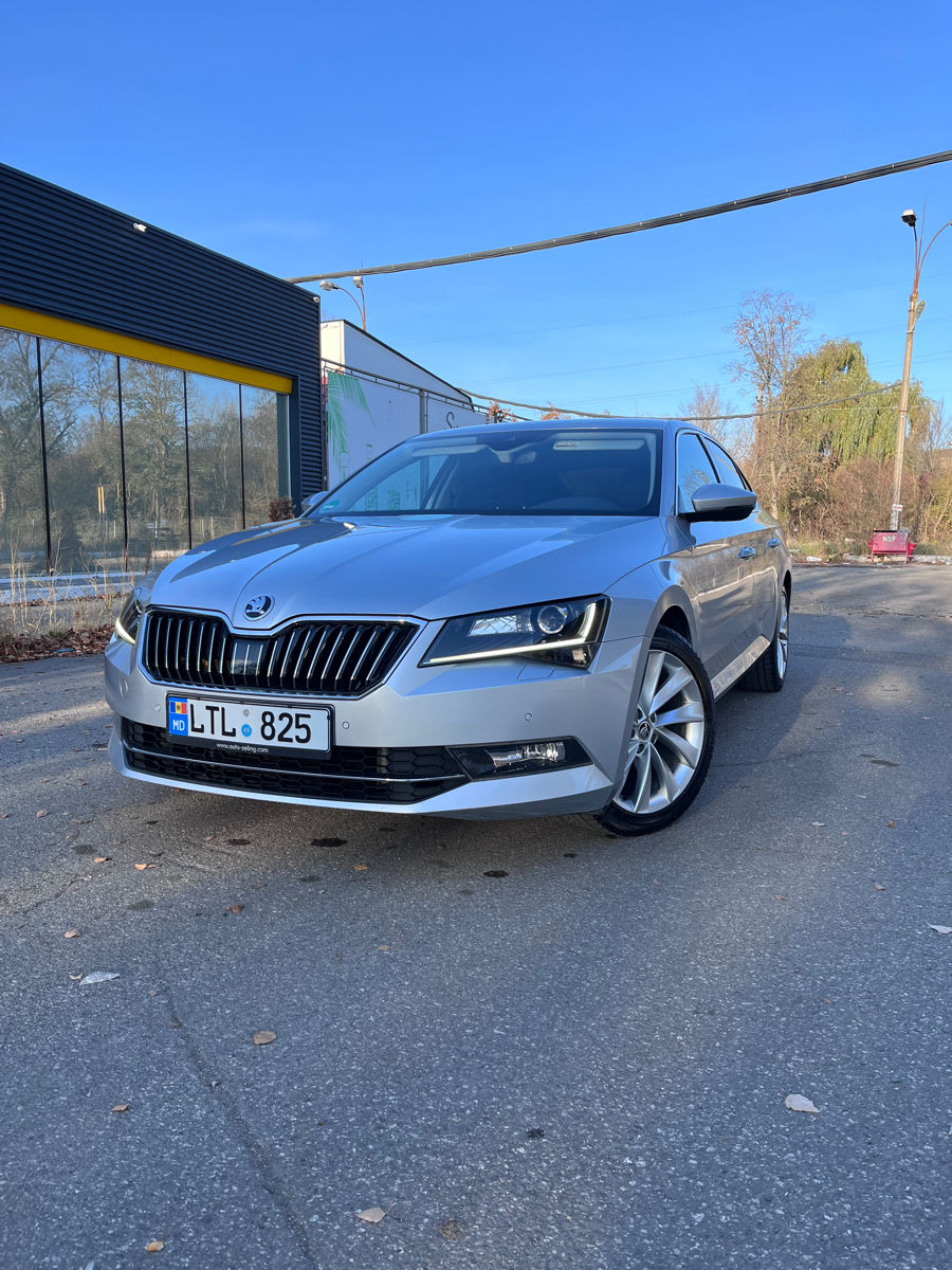 Skoda Superb foto 0