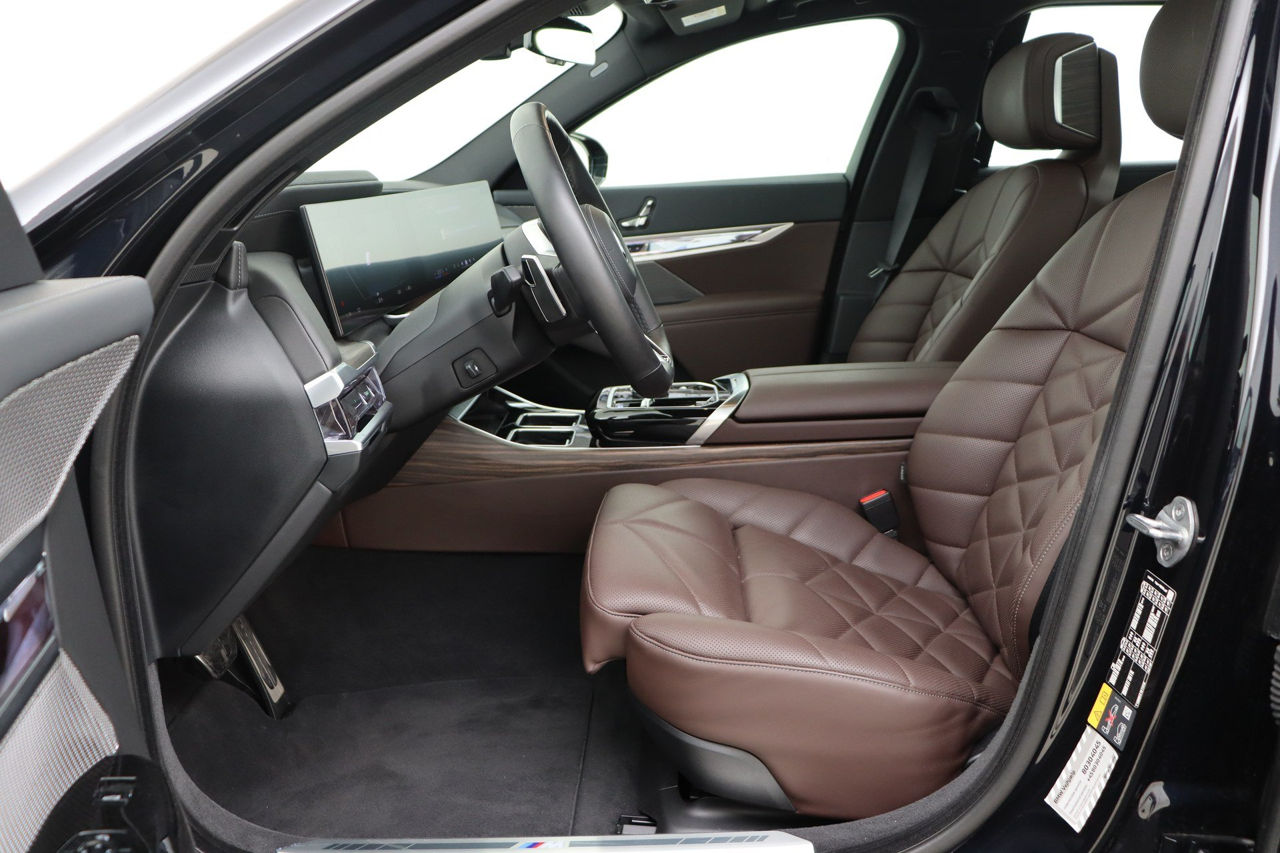 BMW i7 foto 3