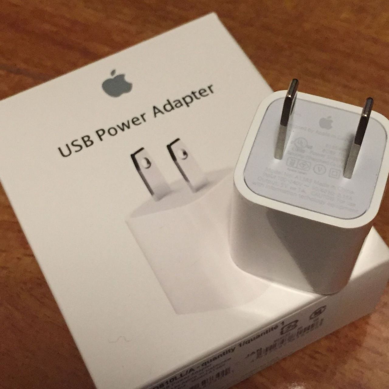 Зарядное айфон оригинал. Зарядка Apple a1385. Apple 5w USB Power Adapter. Блок зарядки айфон a1385. Apple USB a1385 5w.