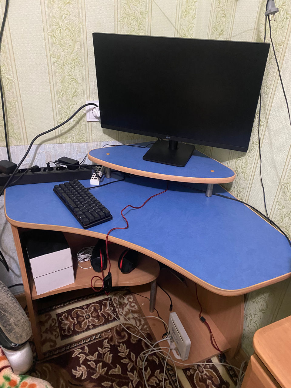 Стол для компютера на 90 градусов