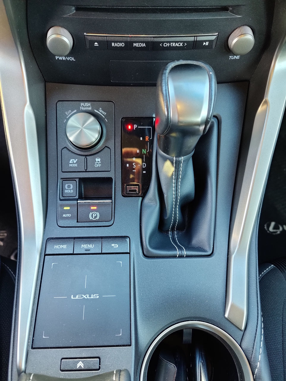 Lexus NX Series фото 15