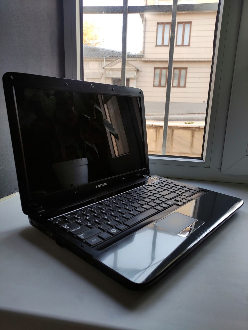 Офисный ноутбук Samsung R540 15.6* ( IntelCore i5-540M, 4GB, 64GB SSD ...