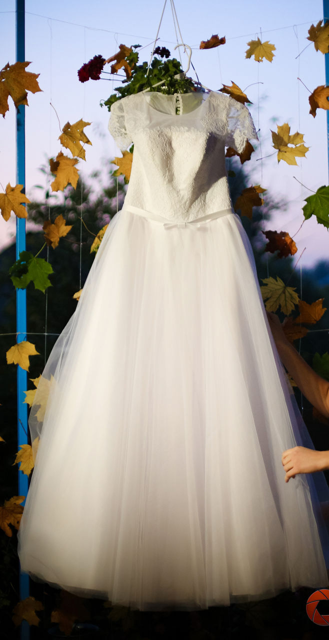 Rochie de mireasa + voal si crinolina foto 3