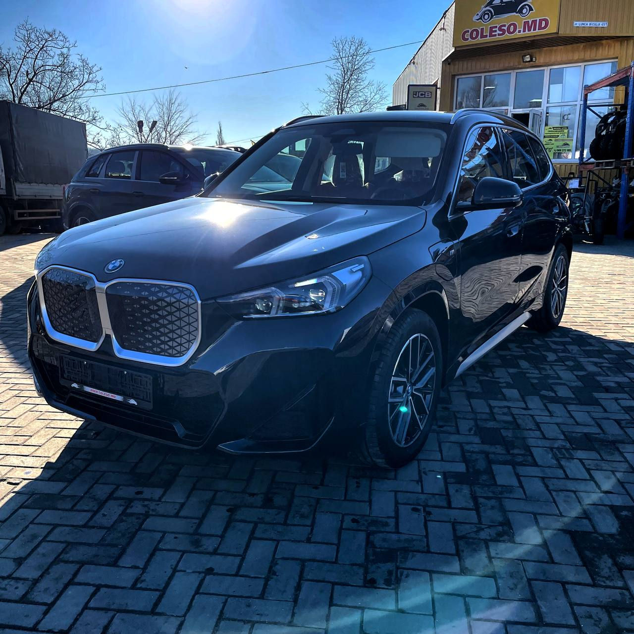BMW iX1 фото 3