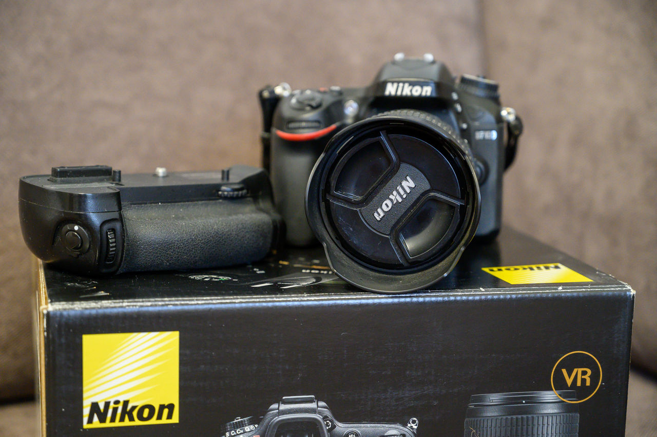 Nikon D7100 + Obiectiv Nikkor 18-105 VR