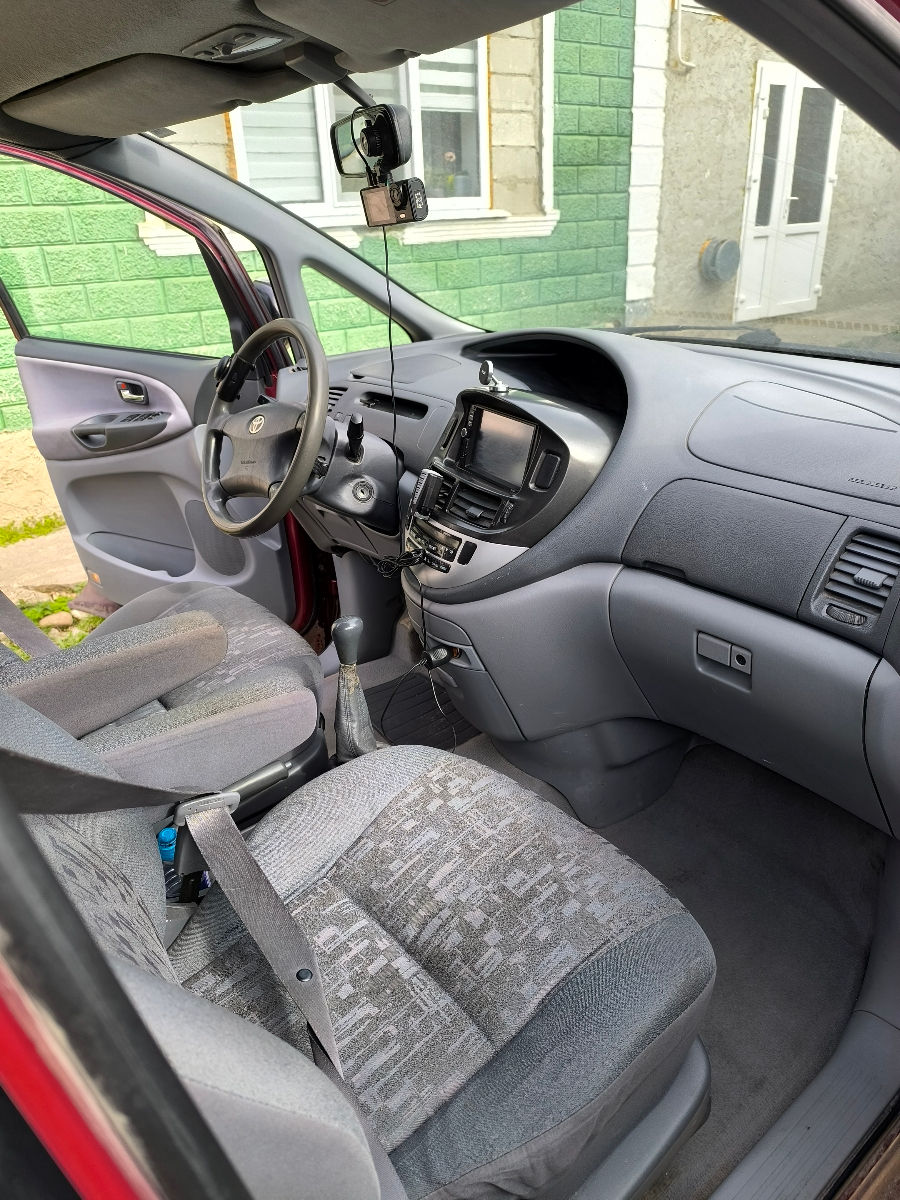 Toyota Previa foto 1