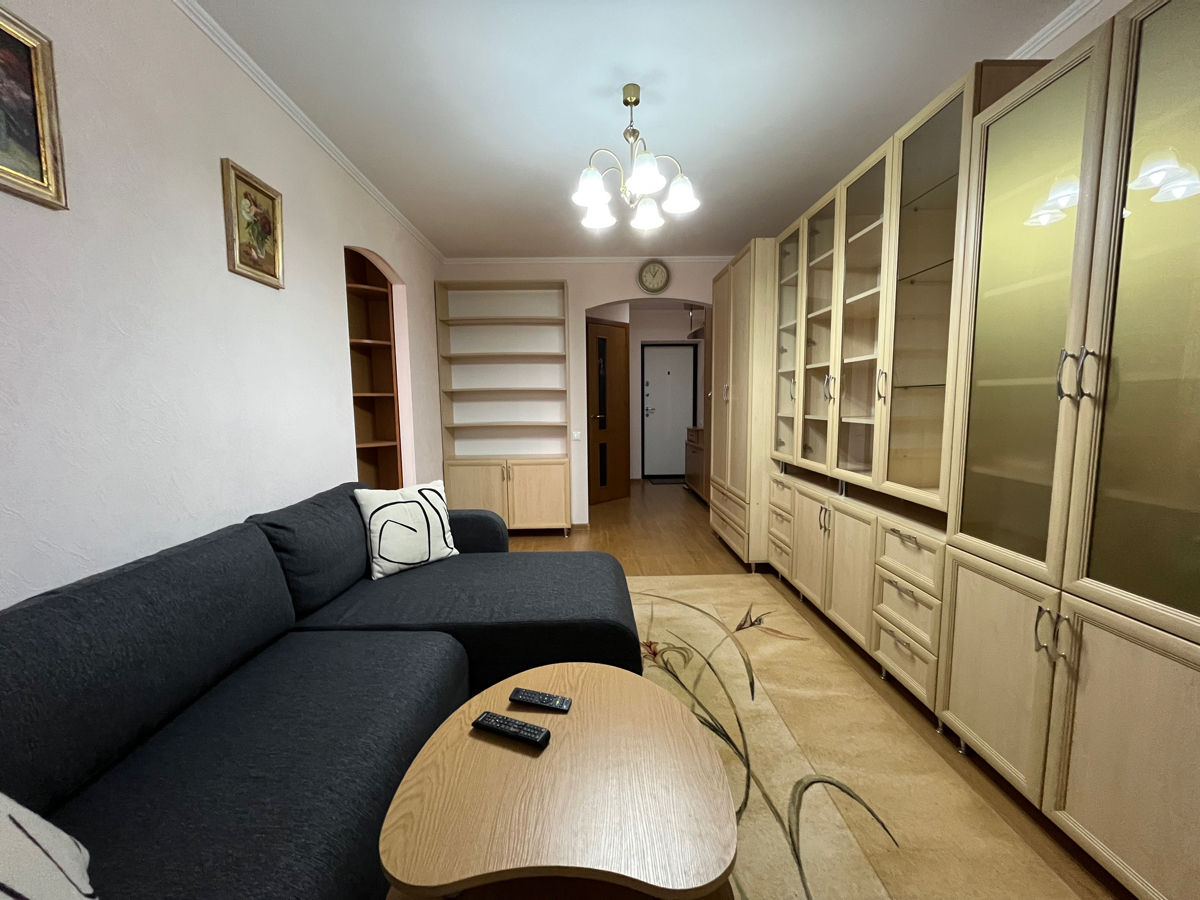 Apartament cu 2 camere, 45 m², Buiucani, Chișinău foto 3