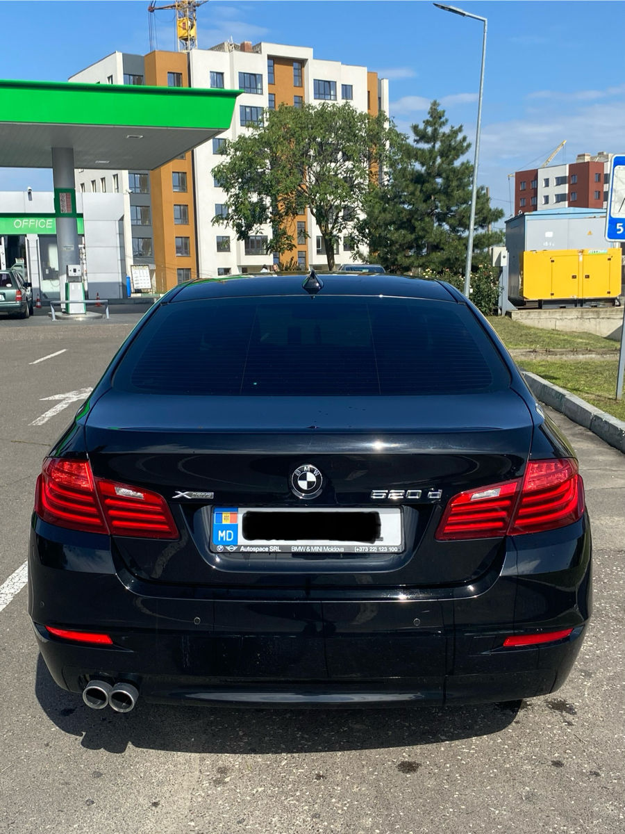 BMW 5 Series foto 4