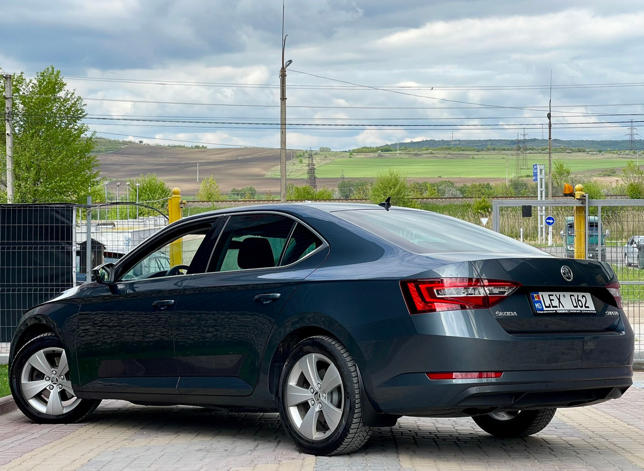 Skoda Superb foto 5