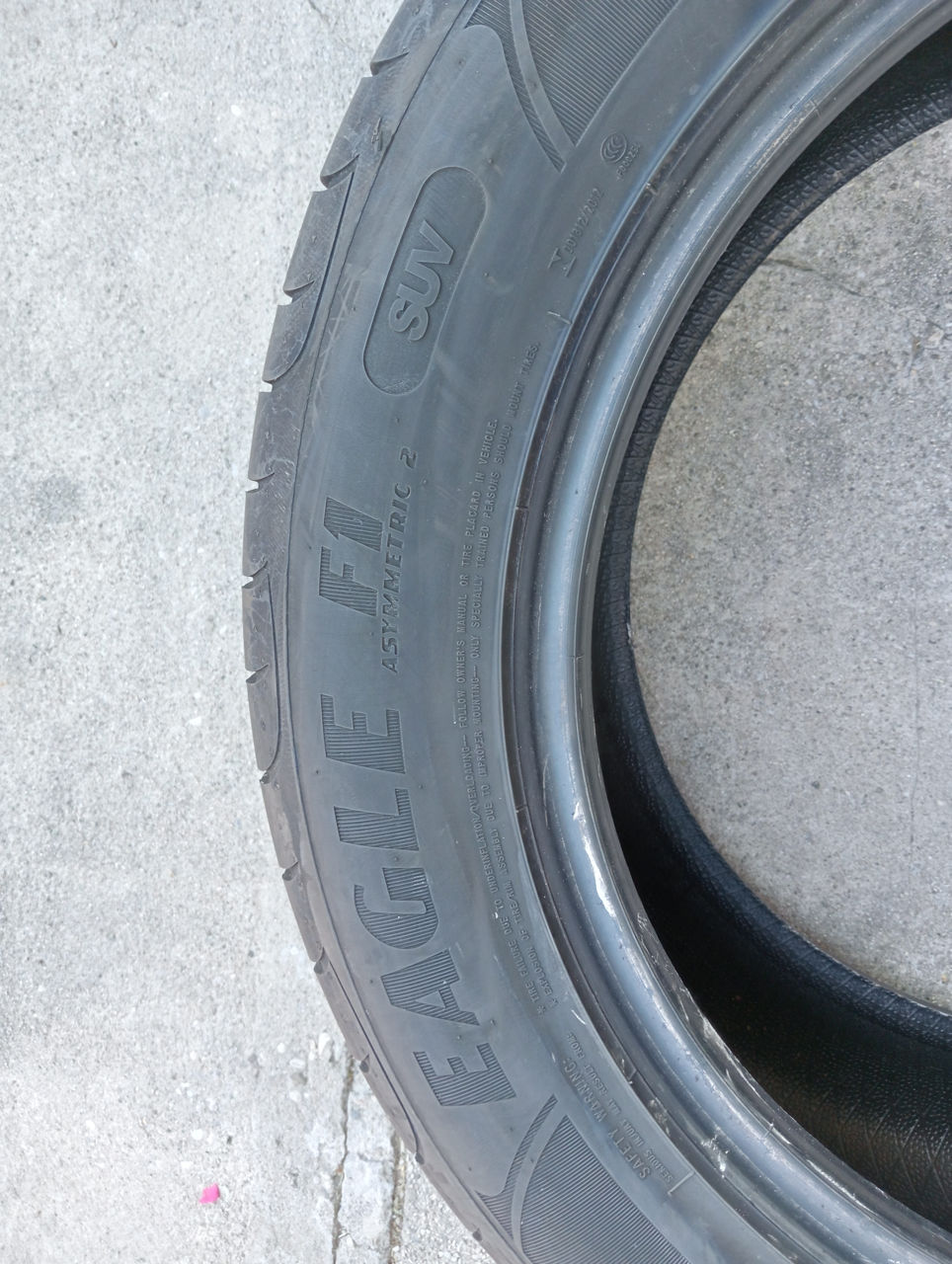 255 55 R19 Goodyear foto 3