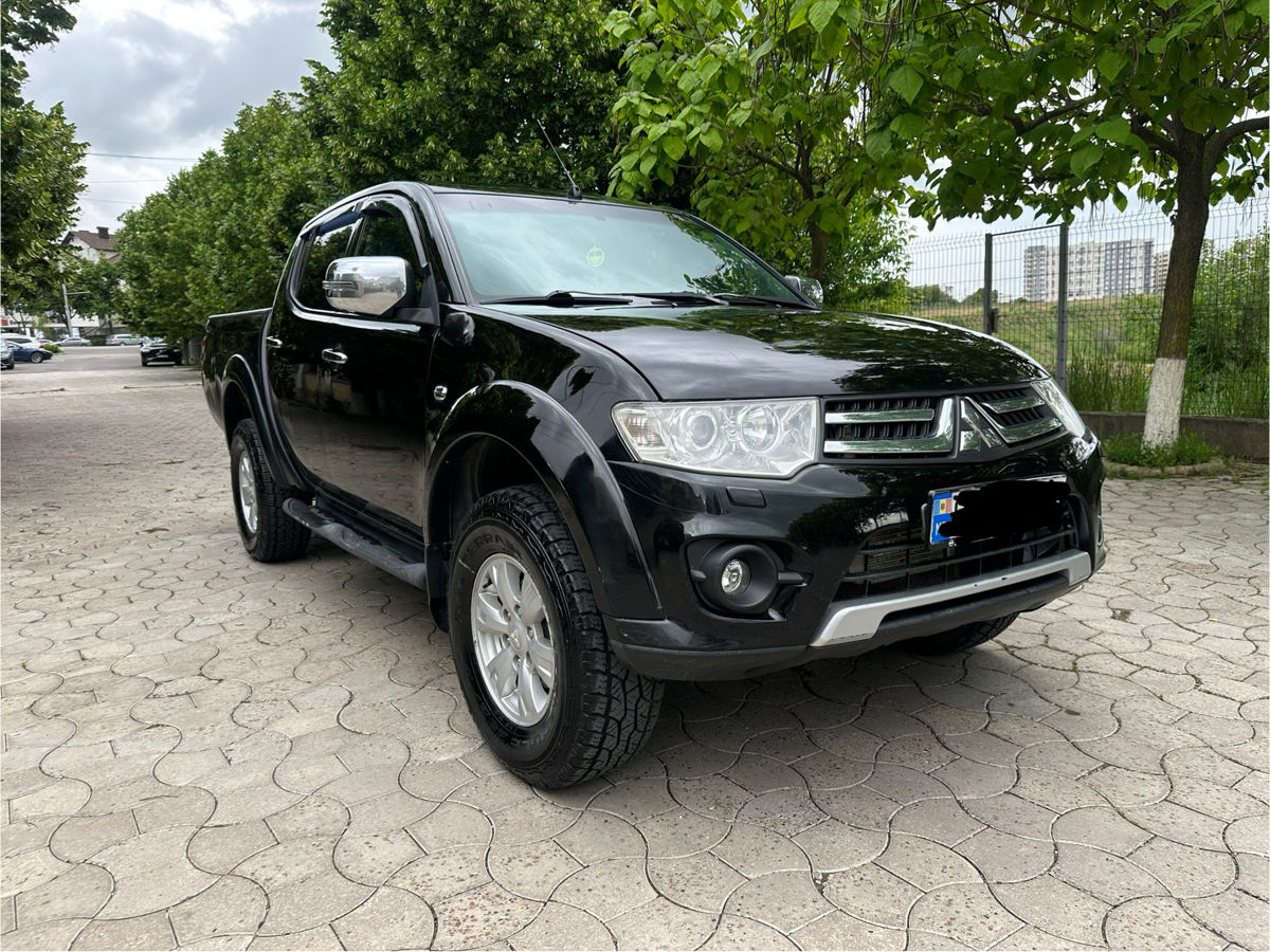 Mitsubishi L200 foto 0