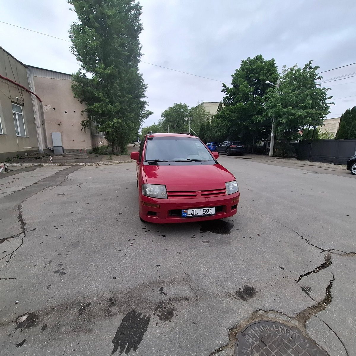 Mitsubishi Space Runner foto 3