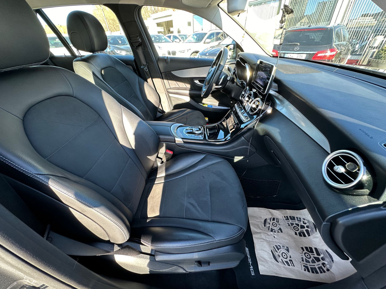 Mercedes GLC foto 14