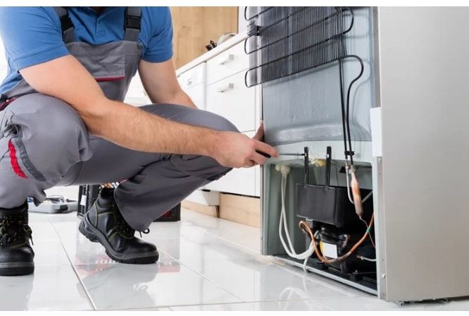 Reparatia frigiderelor ariston atlant indesit etc.la domiciliu. foto 0