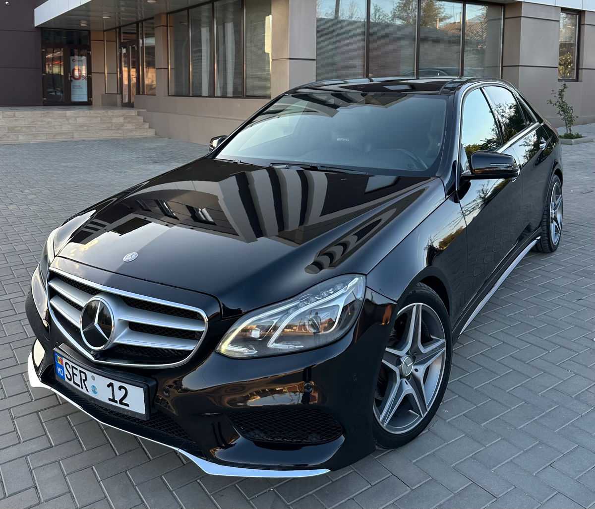 Mercedes E-Class foto 0