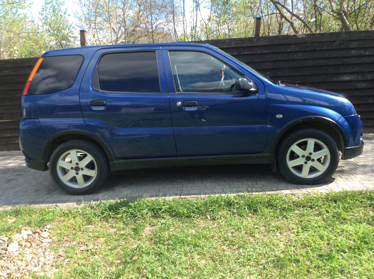 Suzuki Ignis foto 2