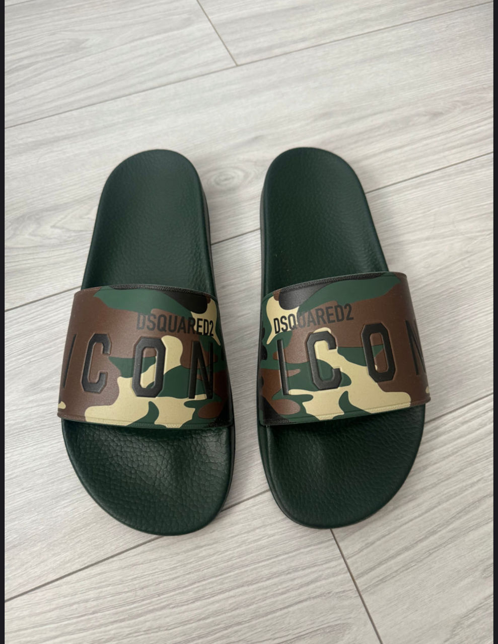 Vind Slapi Dsquared2 Noi , Originali , Marimea 44 foto 0
