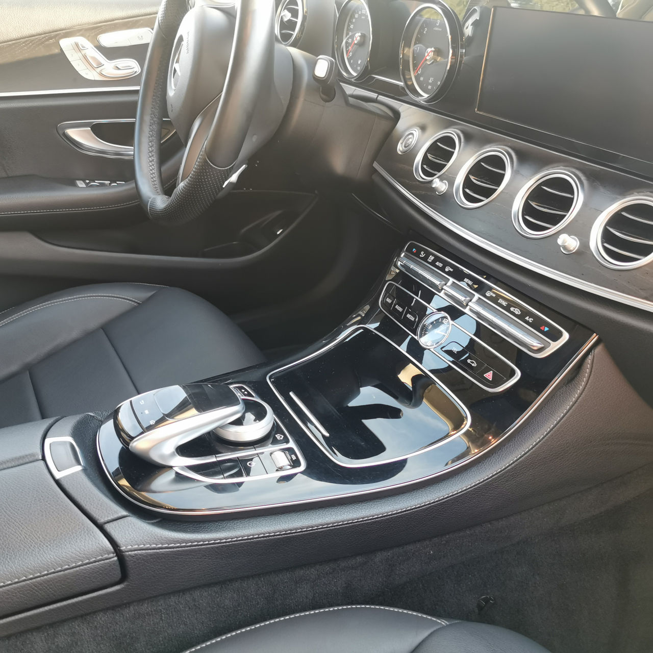 Mercedes E-Class foto 5