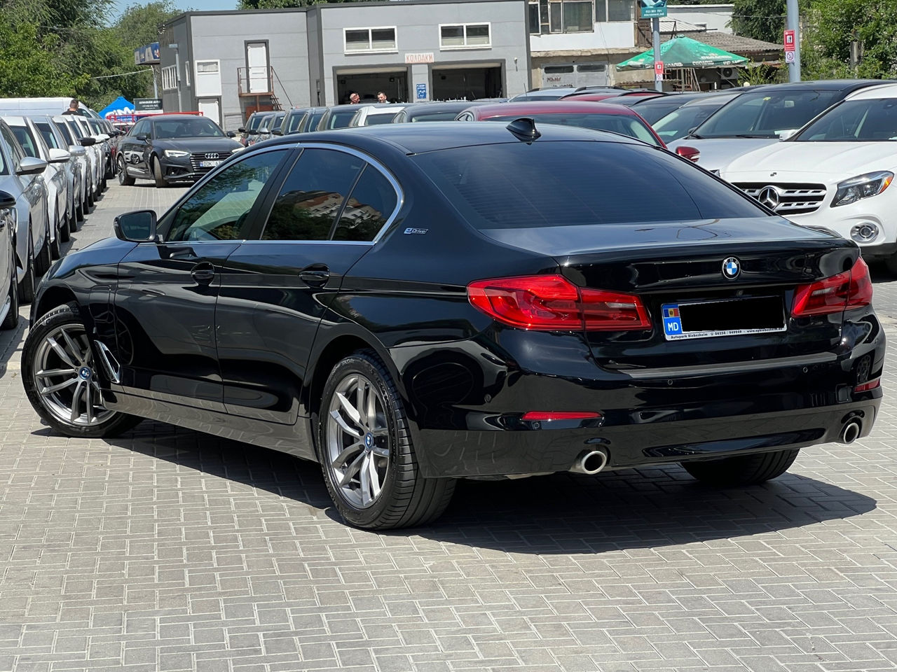 BMW 5 Series foto 3