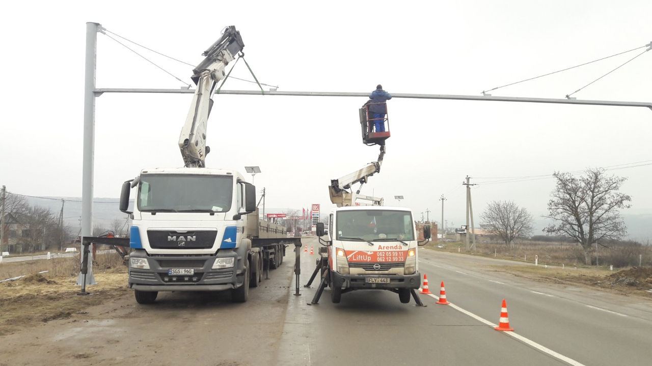 Servicii Autoturn/ lucrări la înălțime  24/7 foto 1