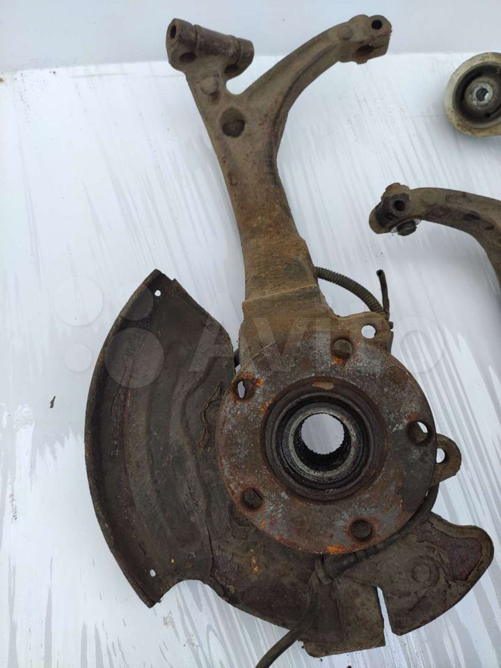 Поворотный кулак левый c abs чугун audi a-6 c-5
