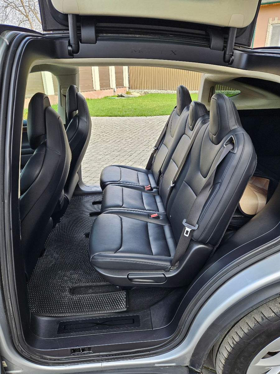 Tesla Model X фото 2