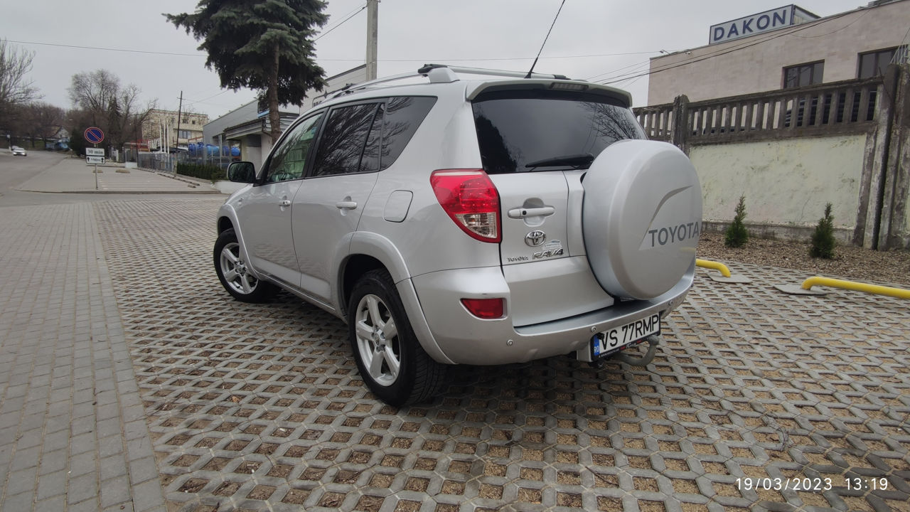 Toyota Rav 4 foto 5