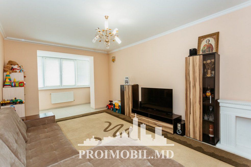 Apartament cu 2 camere, 90 m², Botanica, Chișinău foto 2