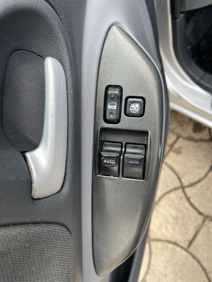 Toyota Yaris foto 3