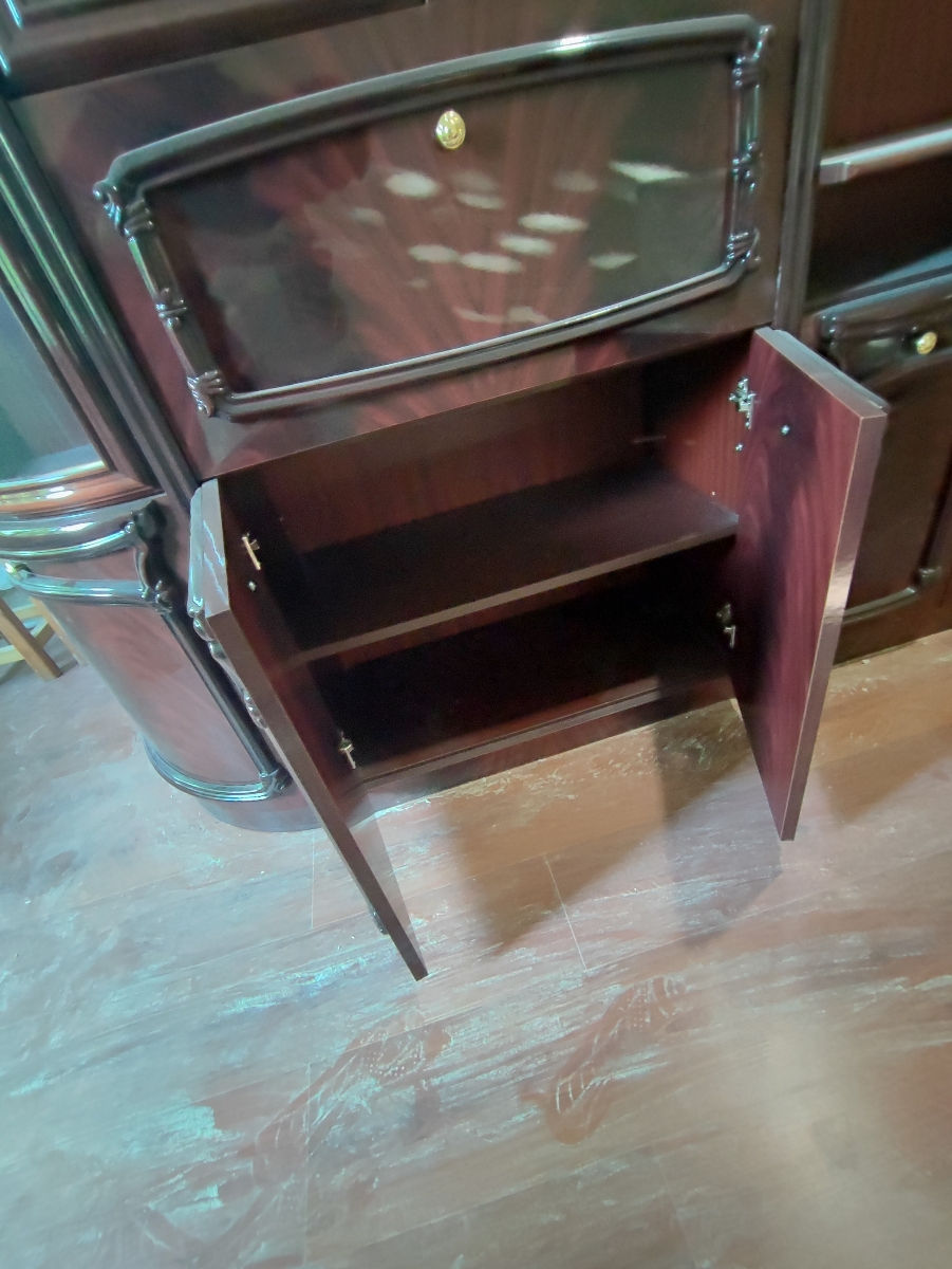 Vind mobilier Italian cu elemente din lemn stare ideala фото 5