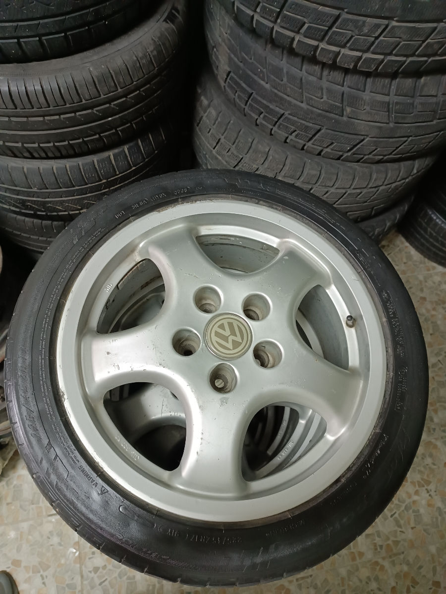 Jante și anvelope 225/35 R17 complect Volskwagen