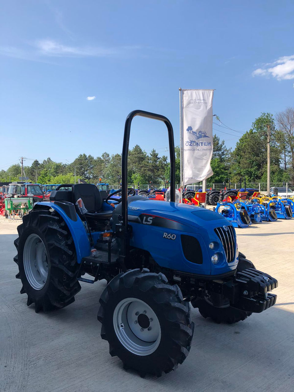 Tractorul Leus LS R-60 fara cabina foto 8