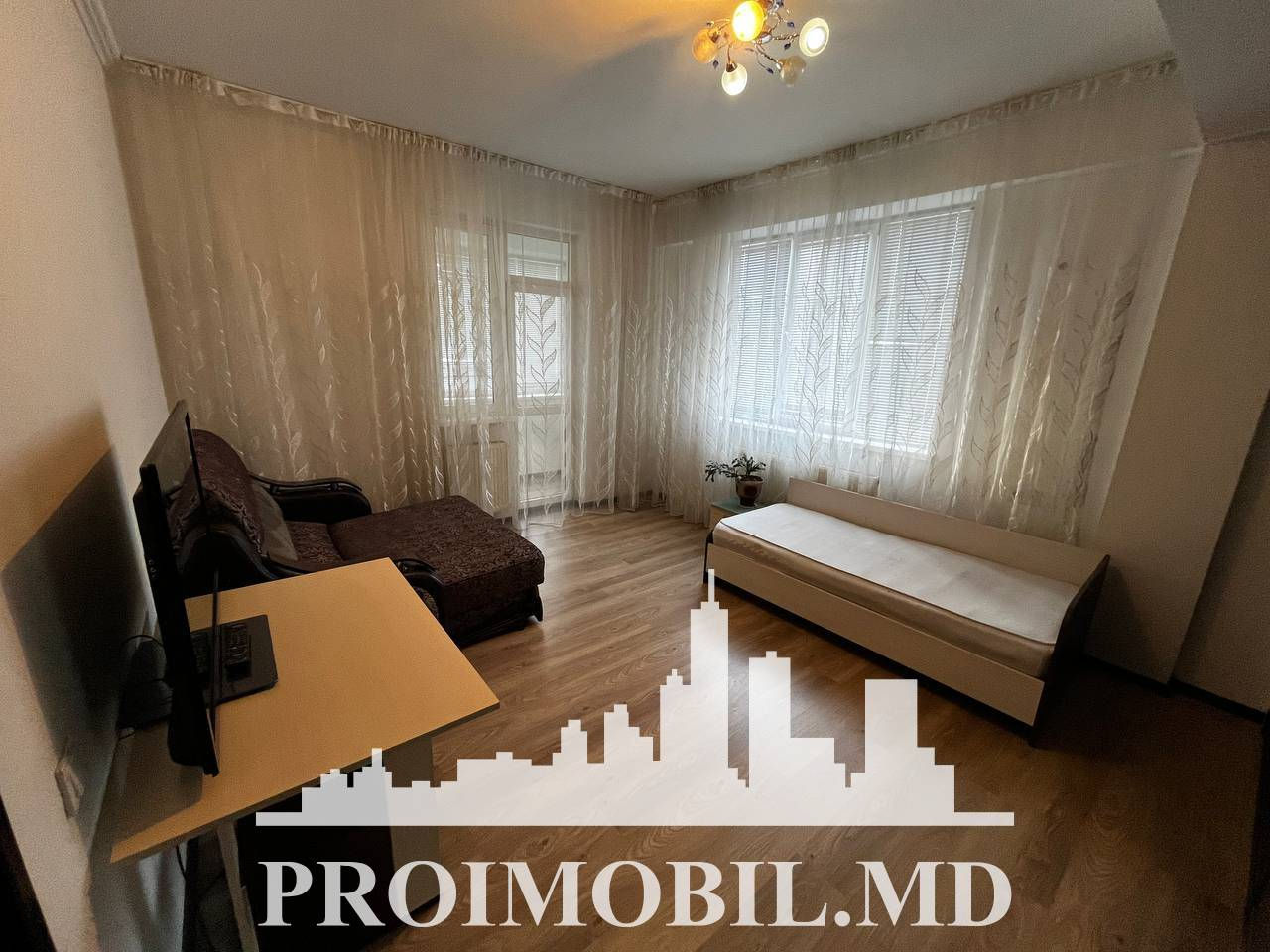 Apartament cu 2 camere, 90 m², Centru, Chișinău foto 2