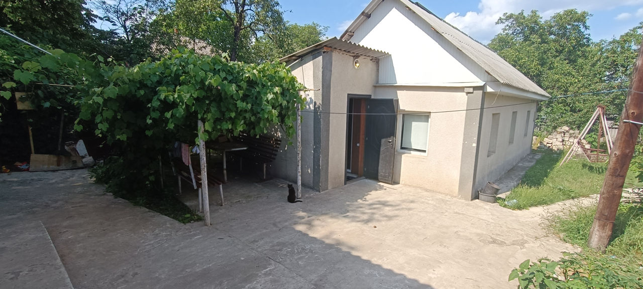 Casa cu tot cu mobila actele în regulă  foto 1