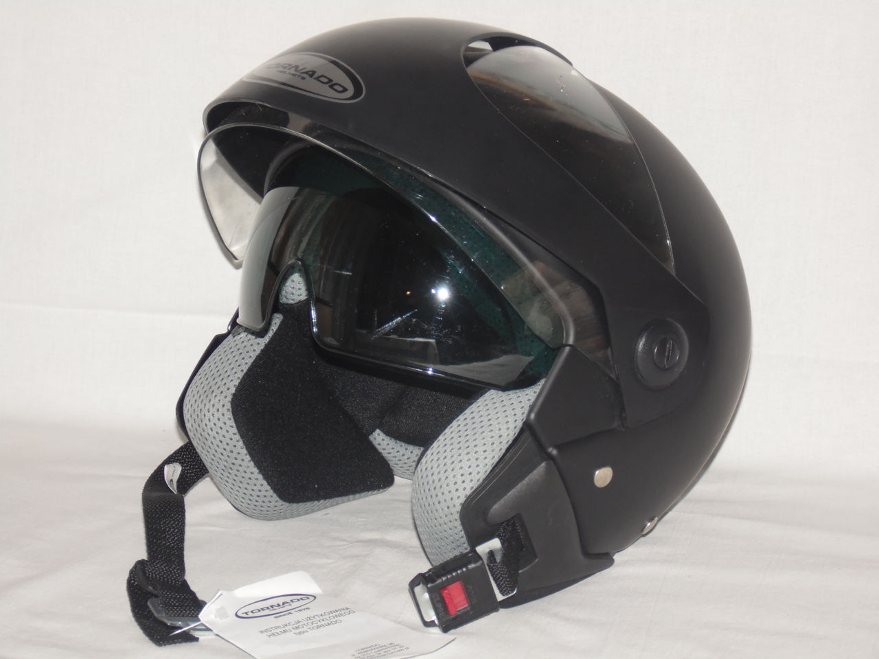 Шлем мотоциклетный новый tornado helmets ECE R22-05 XS 530-540.