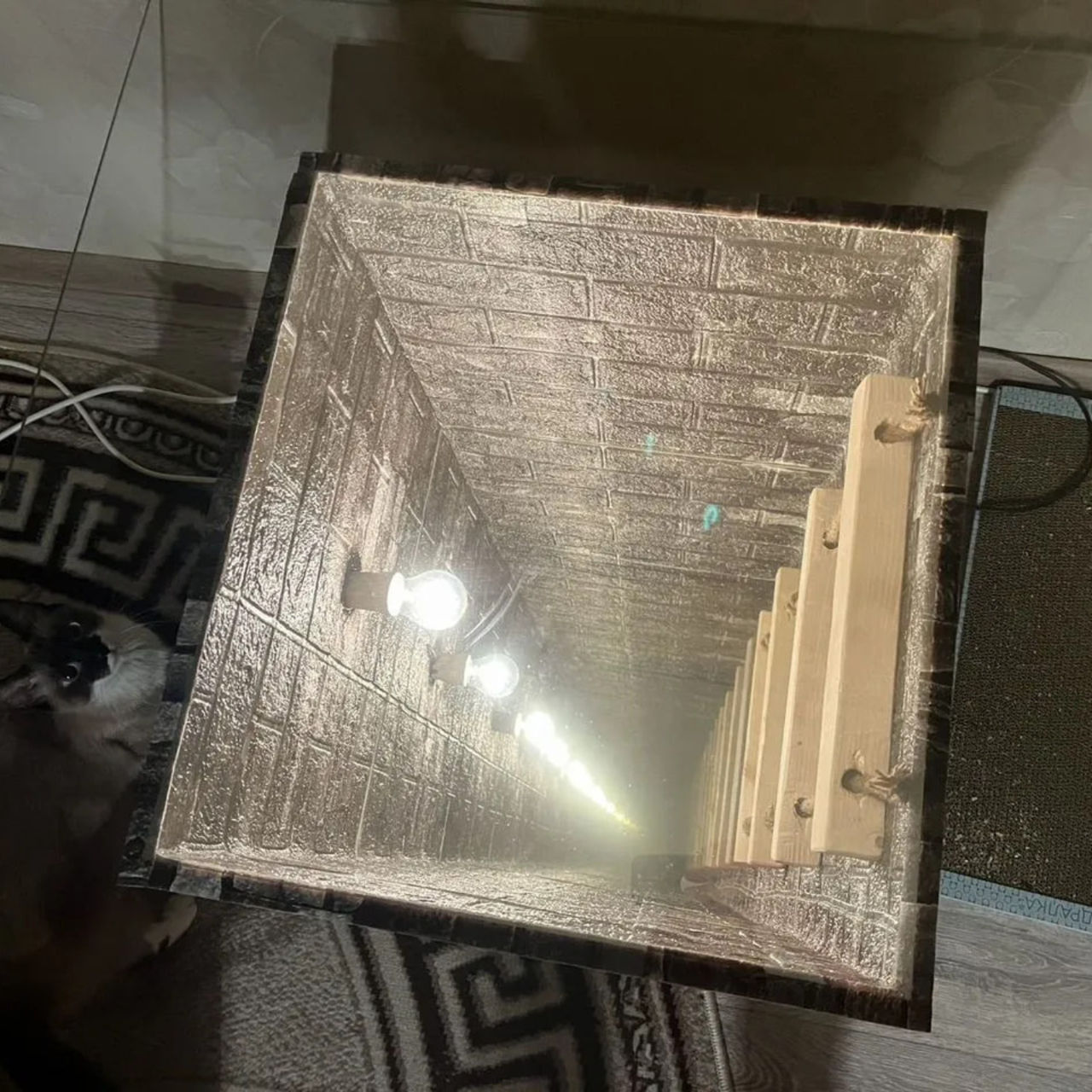Кофейный столик с бесконечным дном — LED Infinity Mirror, арт-дизайн ручной работы фото 1