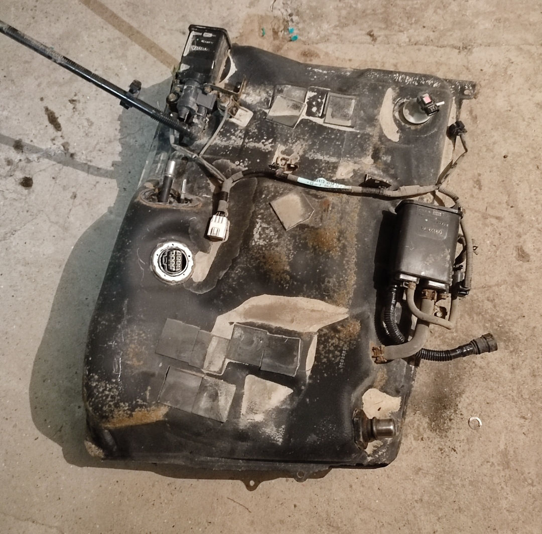 бензобак приус 20
