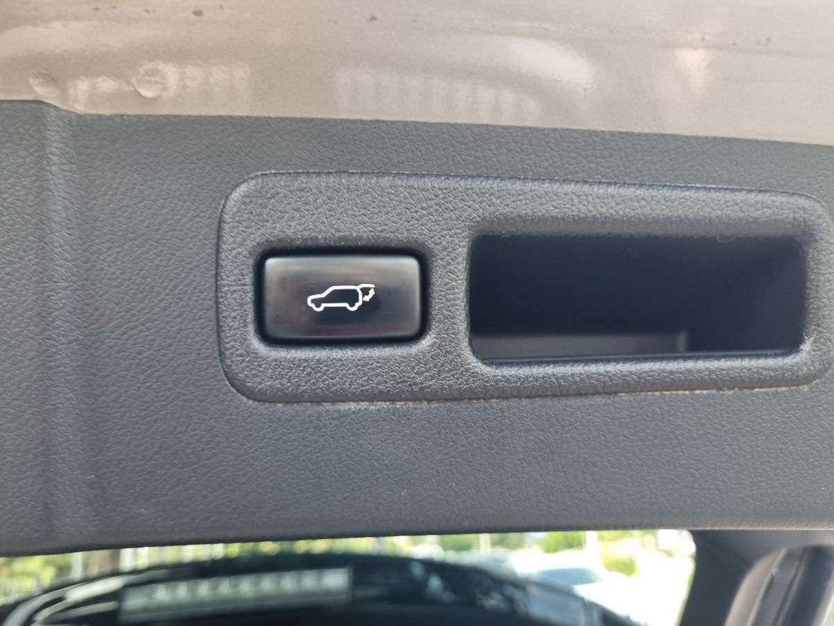 Lexus NX Series 2014 photo 17