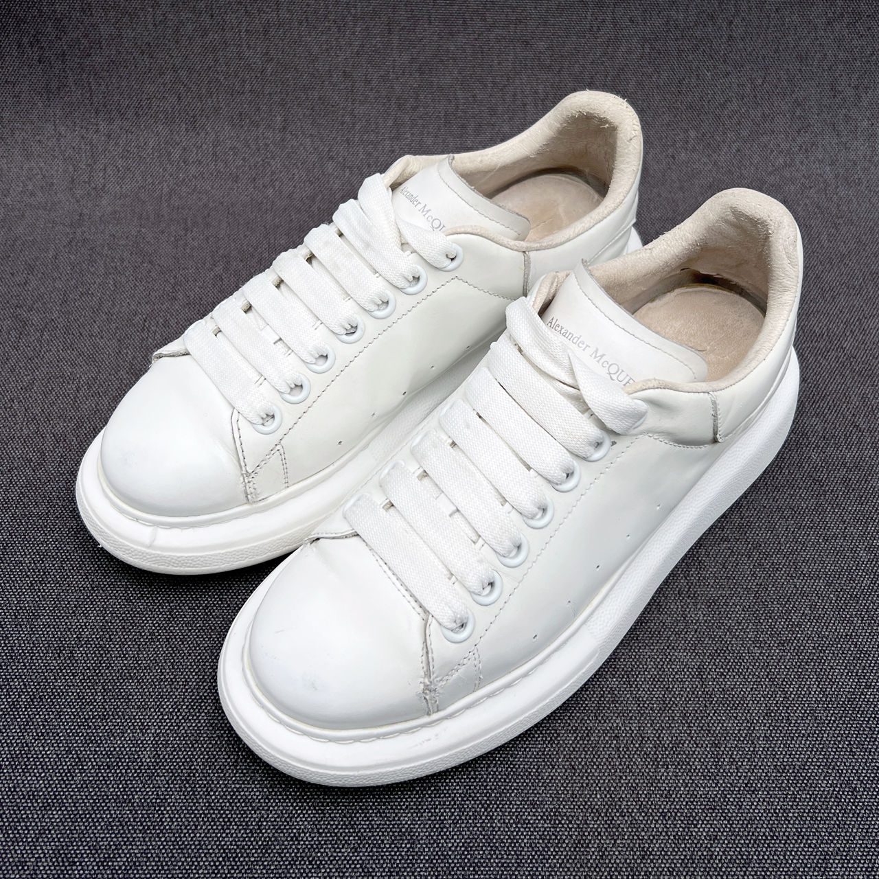 Alexander McQueen Oversized Sneakers. Размер 38. Оригинал. В хорошем состоянии. foto 2