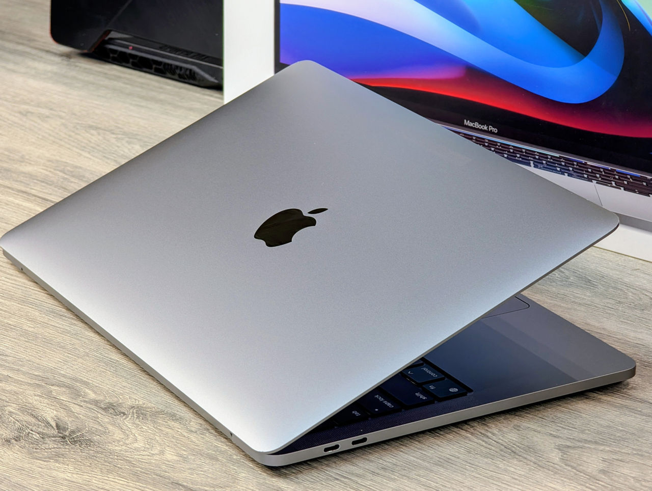 MacBook Pro 13 2021 | Apple M1 | 16GB | 256GB | 13.3