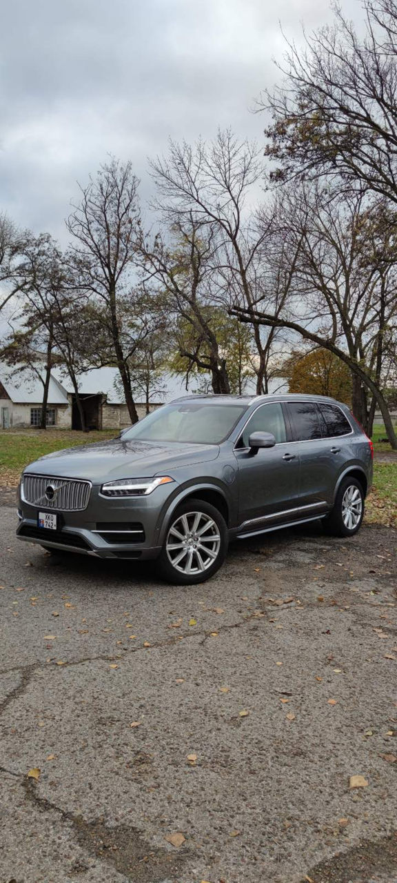 Volvo XC90 foto 1